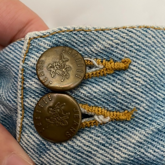 SOLD Vintage Swagger Jeans High Waisted Denim Shorts - Picture 5 of 16